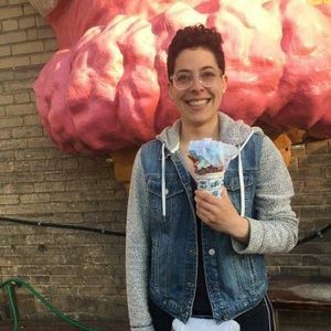 Meet your Posher, Emily